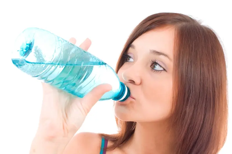 School kids should be encouraged to drink water instead of fizzy drinks.